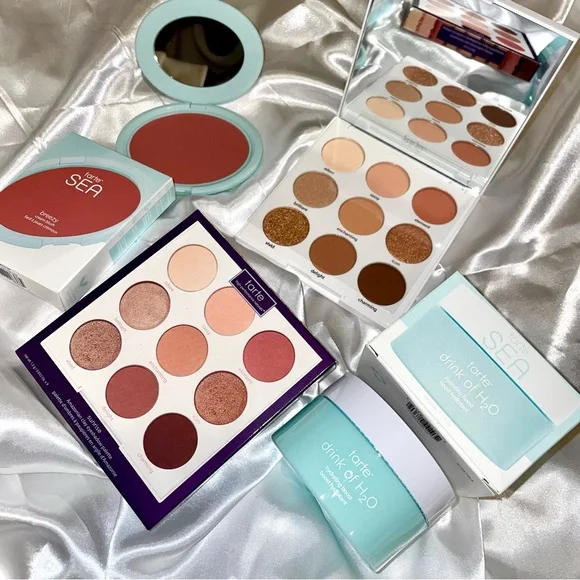 ‼️SOLD‼️ 3 Tarte Cosmetics makeup products - Blush, Eyeshadow, and Moisturizer - Picture 1 of 4